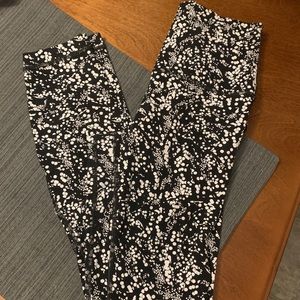 Lululemon SOLD OUT Aligns Size 4